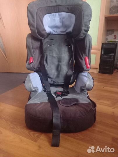 Автомобильное кресло