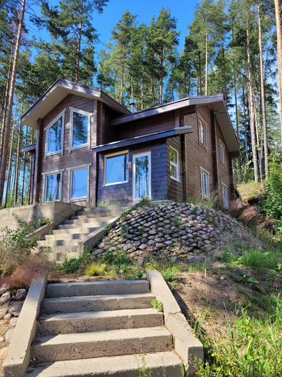 Коттедж 200 м² на участке 18 сот.