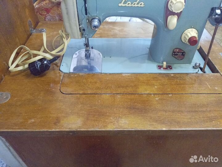 Швейная машина LADA 238