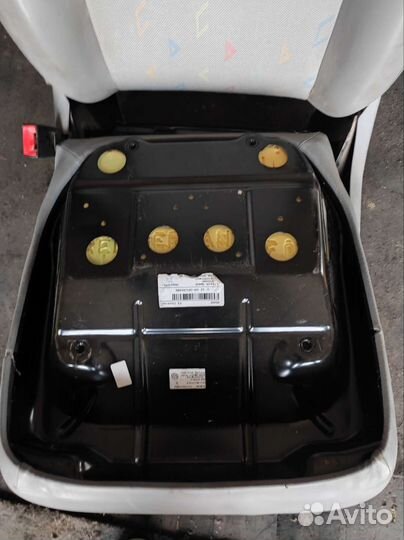 Сиденье водительское Volkswagen T5