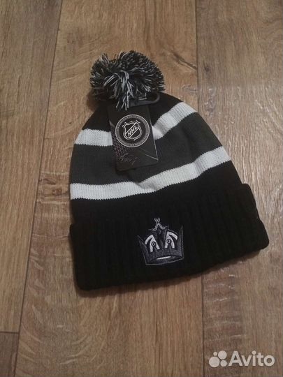 Шапка нхл с помпоном