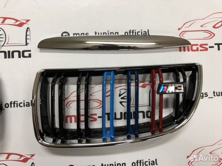 Решетка в BMW 3 е90 05-08 хром + триколор