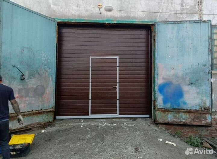 Гаражные ролетные ворота