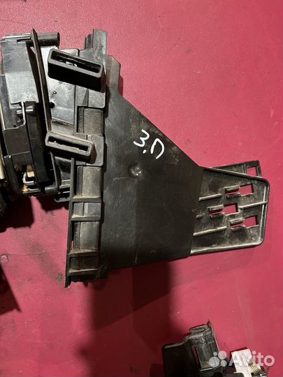 Замок двери Ford Fiesta mk6