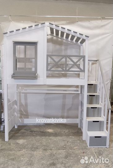 Эко кровать домик чердак с лестницей комодом