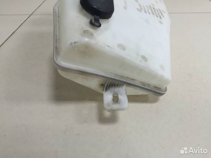 Бачок омывателя лобового стекла Renault Duster 2012