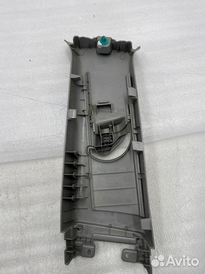 Накладка центральной стойки кузова правая Toyota