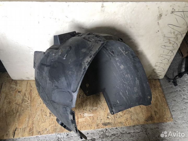 Подкрылок передний правый opel astra H