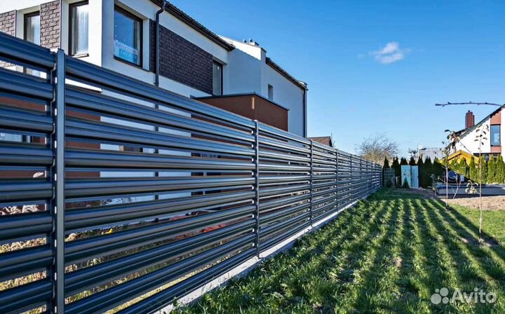 Забор из евроштакетника за 1 день быстро