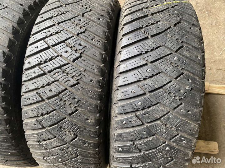 Goodyear Ultragrip Ice Arctic 195/65 R15