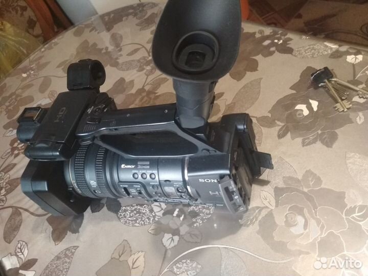 Видеокамера sony HDR-AX2000E