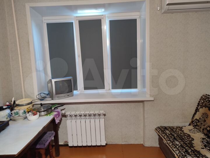 Комната 13 м² в 8-к., 2/5 эт.