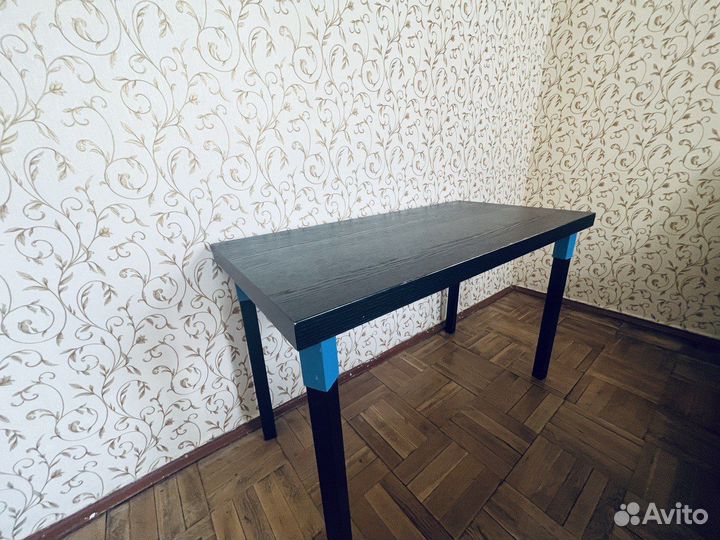 Стол письменный черный