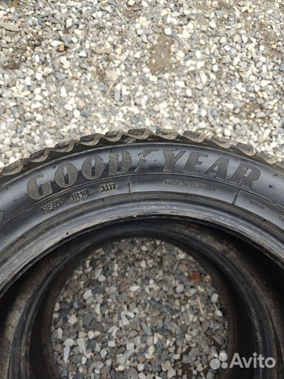 Goodyear UltraGrip 235/50 R17 111