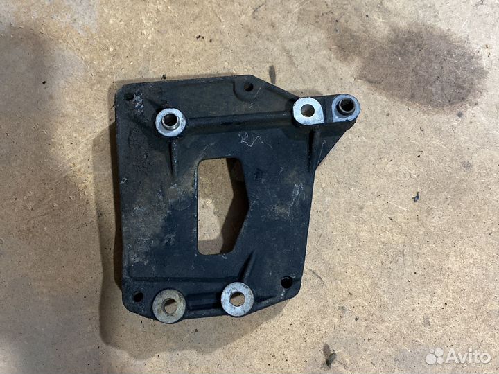 Кранштейн двигателя Fiat Doblo 1.3jtd