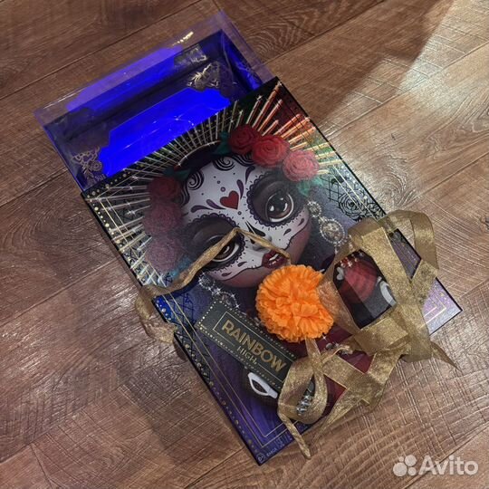 Коробка Rainbow High Maria Garcia