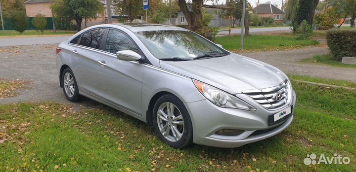 Hyundai Sonata, 2011