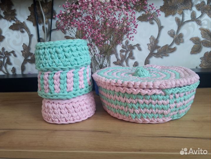 Вязаные корзинки ручной работы