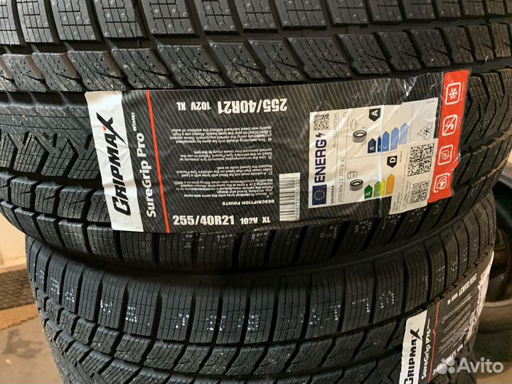 Gripmax SureGrip Pro Winter 255/40 R21 и 285/35 R21 105V