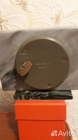 Часы настольные молния СССР