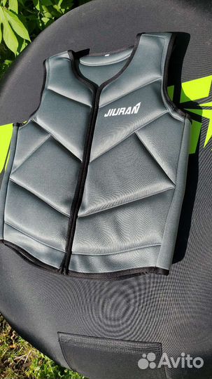 Спасательный жилет неопреновый