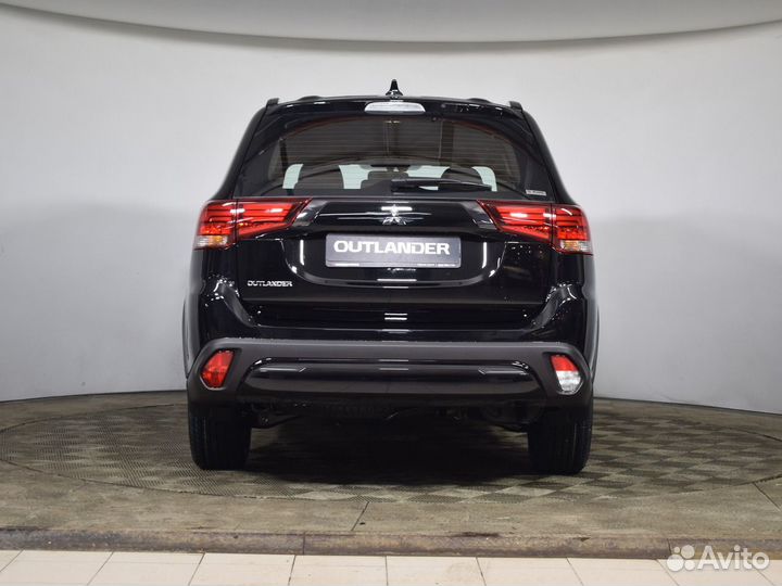Mitsubishi Outlander 2.0 CVT, 2023