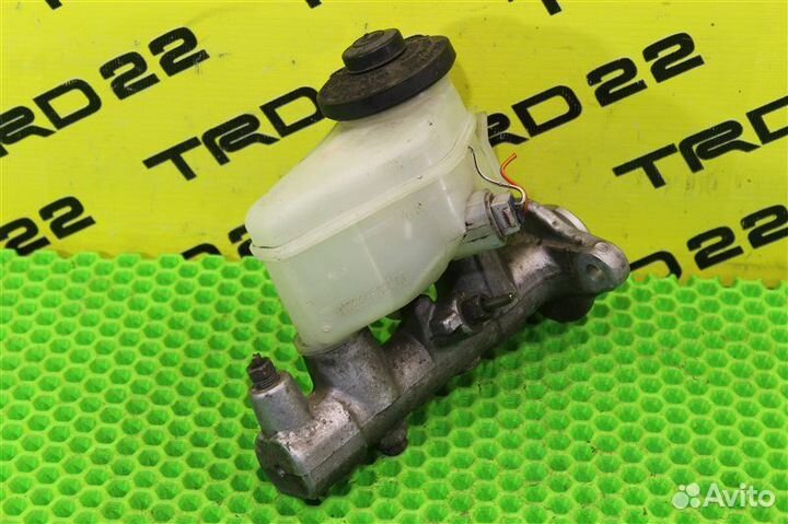 Главный тормозной цилиндр Toyota Corolla AE110