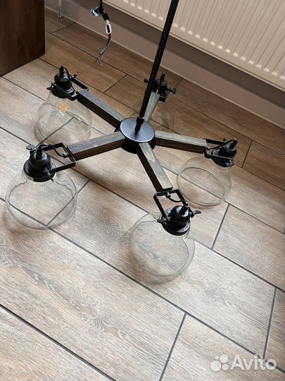 Продам люстру