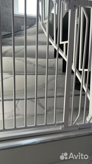 Калитка-барьер безопасности на лестницу