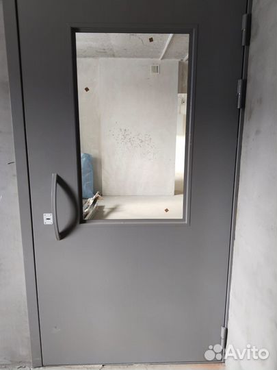 Входная металлическая дверь