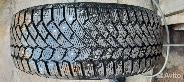 Gislaved Nord Frost 200 215/55 R17