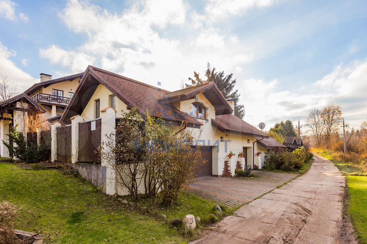 Дом 260 м² на участке 21 сот.