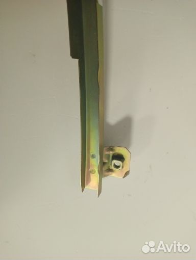 Направляющая стекла передней двери ZAZ