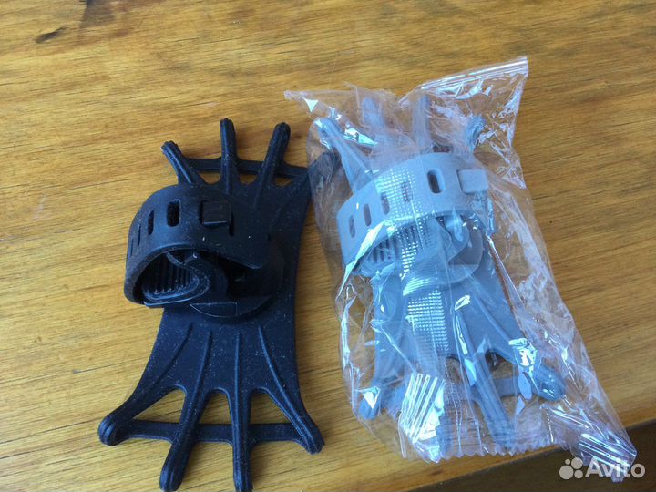 Силиконовый держатель для телефона на руль