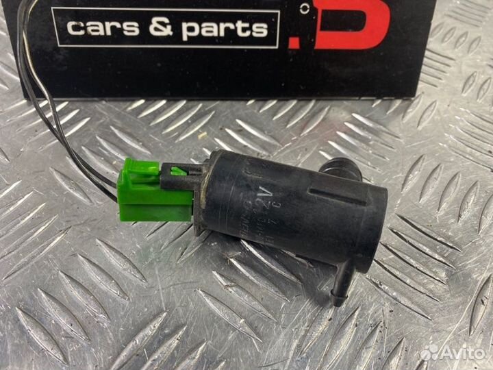 Моторчик стеклоомывателя Mitsubishi