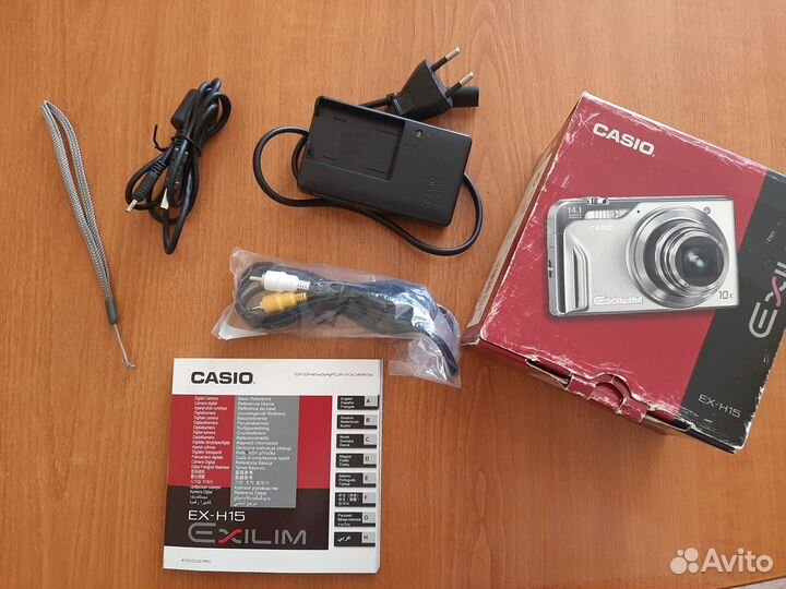 Цифровой фотоаппарат Casio EX-H15