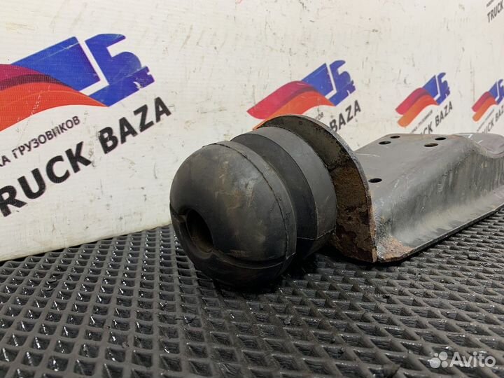 Кронштейн амортизатора переднего