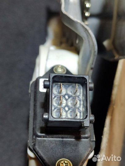 Стеклоподъемник задний левый Toyota Corolla 120