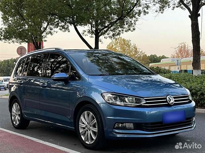 Volkswagen Touran 1.4 AMT, 2022, 18 800 км