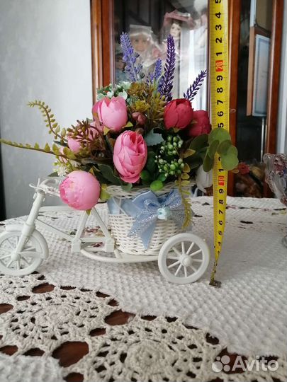 Велосипед и цветы (композиция)
