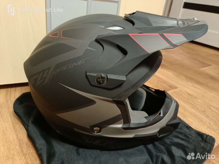 Горнолыжный шлем