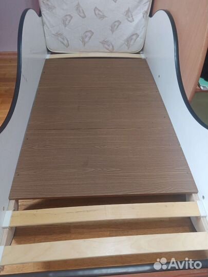 Кровать машинка с матрасом 70*160 детская