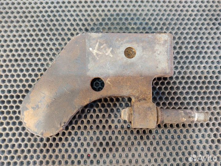 54902905535 Кронштейн амортизатора нижний левый