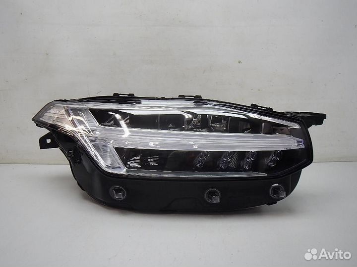 Фара правая Volvo XC90