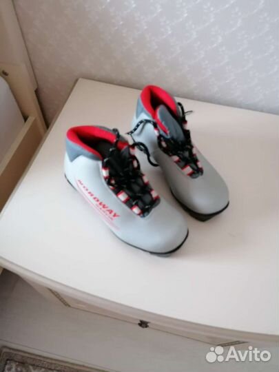 Лыжные ботинки