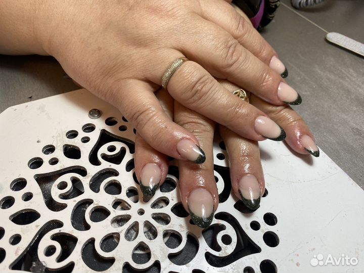 Маникюр, педикюр и наращивание ногтей