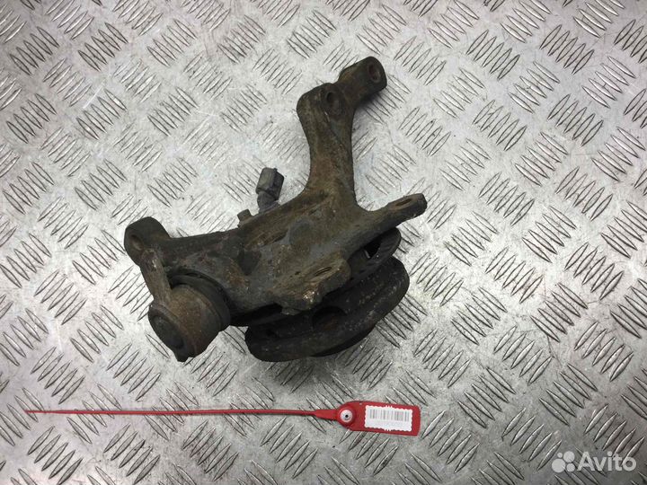 Ступица передняя левая Ford Fiesta