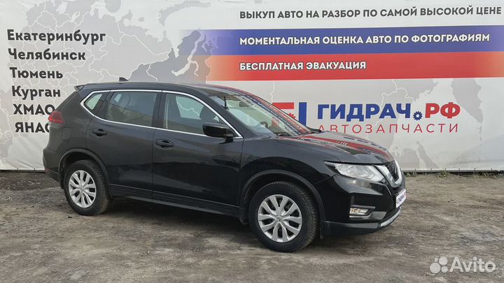 Накладка порога внутренняя задняя правая Nissan Roque (T32) 76953-7FA0A