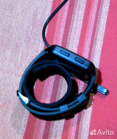 Фитнес-браслет-тонометр с манжетой и компрессором