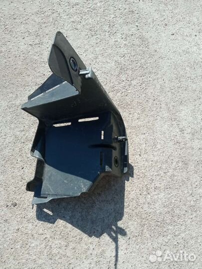 Mazda 3 BM дефлектор радиатора